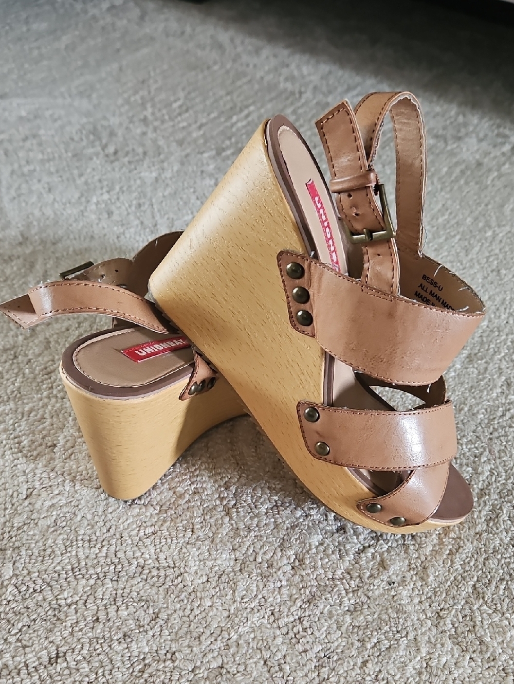 Vintage Unionbay Wedge Sandals Size 7.5